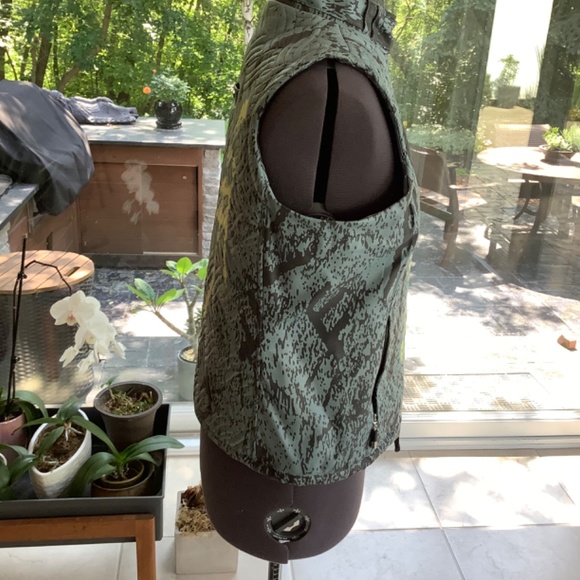 Jamie Sadock quilted golf vest - Picture 2 of 8